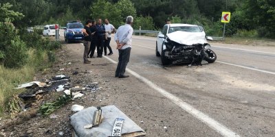 Adana’da kamyon ile otomobil çarpıştı: 1 yaralı