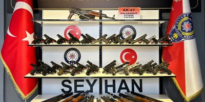 Adana’da 51 ruhsatsız silah ele geçirilirken aranan 261 kişi yakalandı