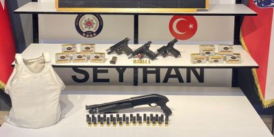 Seyhan polisi toprağa gömülen silahları buldu