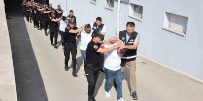 Adana’da “Kuyu-1” operasyonunda yakalanan 42 şüpheli adliyeye sevk edildi