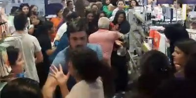 Adana’da indirim rezalete dönüştü: Utanç görüntüleri