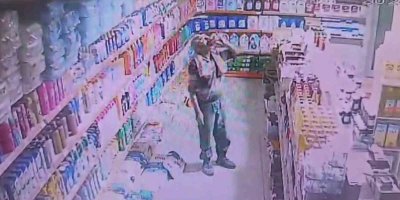 Duvarı delip markete girdi, yakalanınca "Ben değilim" dedi