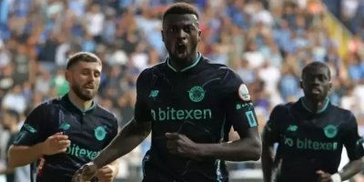 Adana Demirspor'un eski golcüsü 29 yaşında emekli olduğunu açıkladı