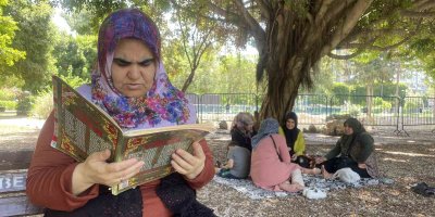 Çocuklar içeride, anneler dışarıda terledi