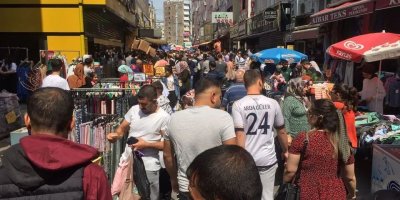 Melekgirmez Çarşısı'nda Başkan Oya Tekin'den çözüm bekleniyor