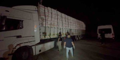 Narkotik polisi saman balyaları arasında 35 kilo esrar ele geçirdi