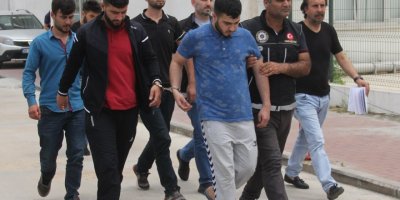 Torbacının evinden çelik yelek çıktı