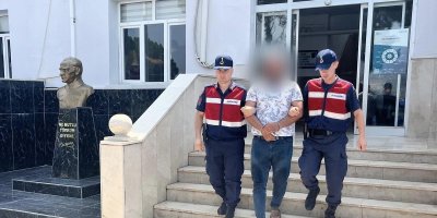 Adana'da jandarma aranan 4 hükümlüyü yakaladı