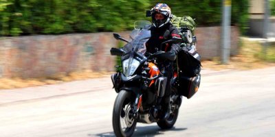 İklim değişikliğine dikkat çekmek için motosikletle kuzey kutup dairesine yola çıktı