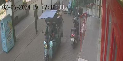 Adana'da garip hırsızlık: Motosikleti sahibiyle birlikte çaldılar