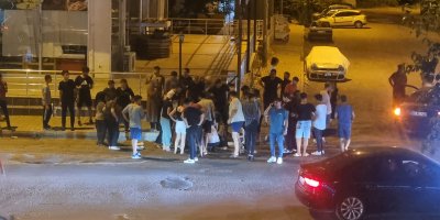 Elektrikli bisiklet ile otomobil çarpıştı