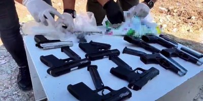 Toz deterjan paketinde 13 silah yakalattı, "Silahlara merakım var, biriktiriyorum" dedi