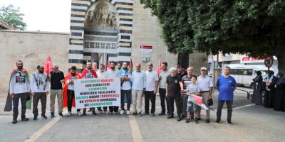 Yağmura Rağmen Adana'da Gazze İçin Yürüdüler