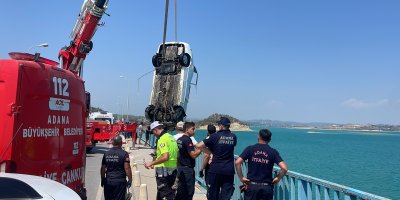 Göle düşen otomobil anne, baba ve iki kardeşe mezar oldu