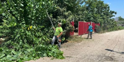 Ceyhan Belediyesi'nden Hamdilli Mahallesi'ne temizlik hamlesi