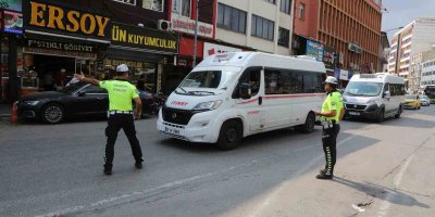 Adana'da toplu taşıma sürücülerine korna cezası