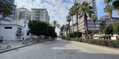 Adana’da kavuran sıcaklarla sokaklar boşaldı, kentteki sakinlik vatandaşı memnun etti