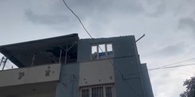 Fırtına çatı uçurdu, yangın çıkardı