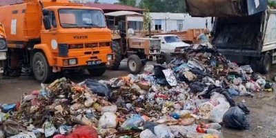 Cüzdanını yanlışlıkla çöpe atan kadın için temizlik görevlileri seferber oldu