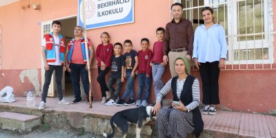 Kaymakam köylünün ayağına berberi götürdü