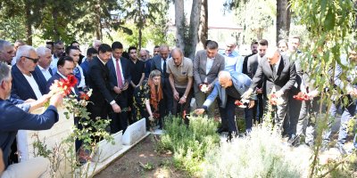 Recai Yıldırım mezarı başında dualarla anıldı