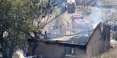 Feke'de ev yangını