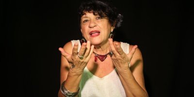 Işıl Özgentürk: Adana, Adana; çek bir kebap!