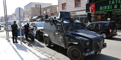 Adana'da sokakta el bombası bulundu