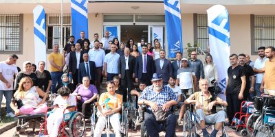 Yüreğir'de engelli bireylere medikal malzeme dağıtıldı