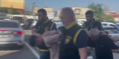 Cuma Namazını fırsat bilip 7 milyon TL vurgun yaptılar