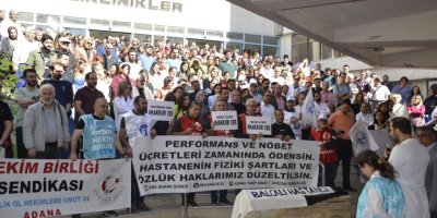 Balcalı Hastanesinde geciken ödemelere karşı uyarı eylemi