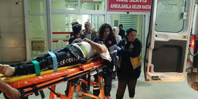 Kozan’da otomobil motosiklete çarptı: İki kişi ağır yaralandı