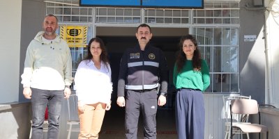 AKOM, okullarda afetlere karşı öğrencileri bilgilendiriyor