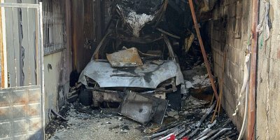 Adana'da 3 katlı müstakil ev yandı: 4 kişi dumandan etkilendi