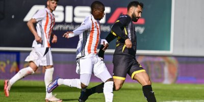 Adanaspor deplasmandan 1 puanla döndü