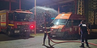 Emekli olan itfaiye erine sulu kutlama