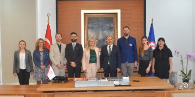 Hollandalı akademisyenler ATÜ'de fikir alışverişinde