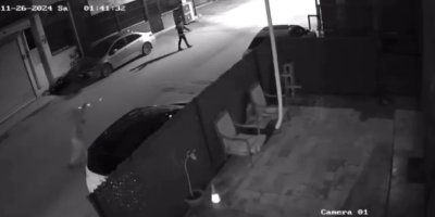 Adana'da güzellik merkezine silahlı saldırı, o anlar kameraya yansıdı