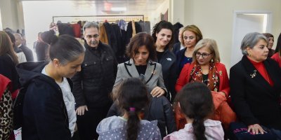 "Askıda Al" projesiyle ücretsiz giysi, ayakkabı ve oyuncak