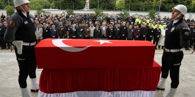 Uzman çavuşun çarpıp şehit ettiği polis memuru son yolculuğuna uğurlandı