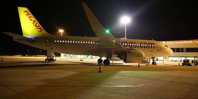 İstanbul'dan Adana'ya gelen uçağa yıldırım çarptı