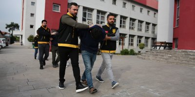 Adana'da sokak ortasında işlenen cinayetin faili 1'i kadın 4 şüpheli tutuklandı