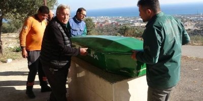 'Çilli Bom'un bestecisi Kenan Küçüközcan hayatını kaybetti... Kimsesizler mezarlığına defnedildi!