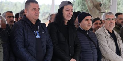 Şarkıcı Murat Kekilli’nin annesi Adana’da toprağa verildi