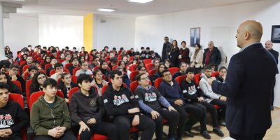 Nacar: Gençlerimizi çok önemsiyoruz