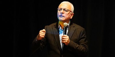 Merdan Yanardağ Adana'da okurlarıyla bir araya geliyor