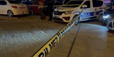 Husumetlilerin kavgasında eğlence mekanından çıkan kadın vuruldu