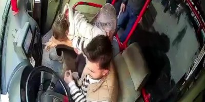 Kocasını önce ısırdı, sonra bıçakladı, yaşananlar kameraya yansıdı