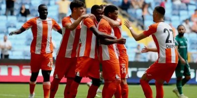 Adanaspor'da 4 oyuncu ile yollar ayrıldı