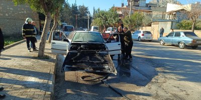 Seyir halindeki otomobil alev aldı